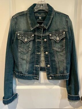 miss me studded denim jacket medium cropped fitted western style. Y2K